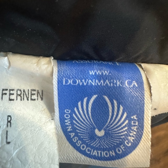 Canada Goose Winter Parka. Ladies size large. - Picture 8 of 13